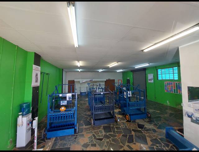 170M² BUSINESS RENTED IN RUSTENBURG CENTRAL
